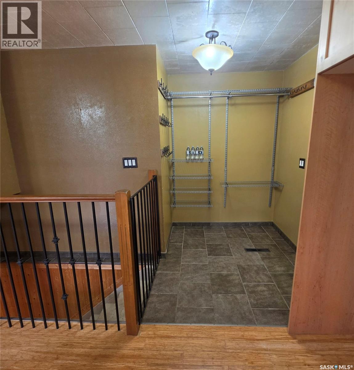 332 1st AVENUE NW - 6