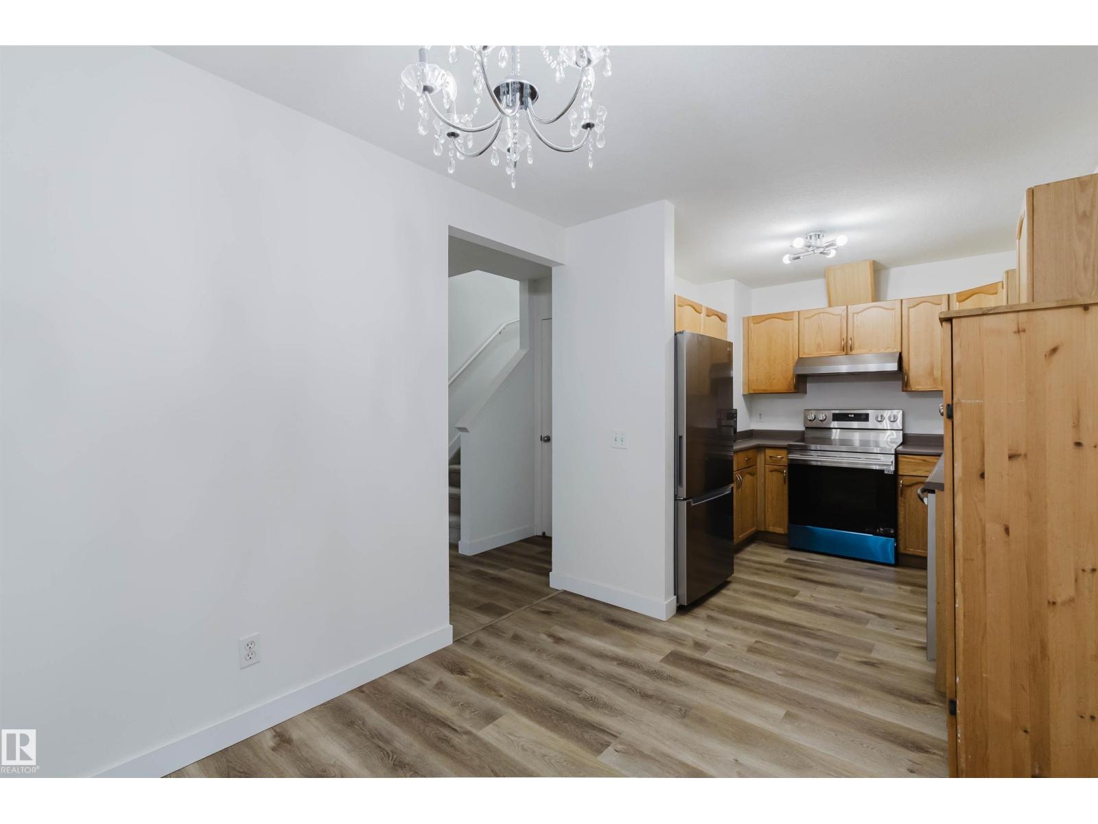 #85 10909 106 ST NW - 15