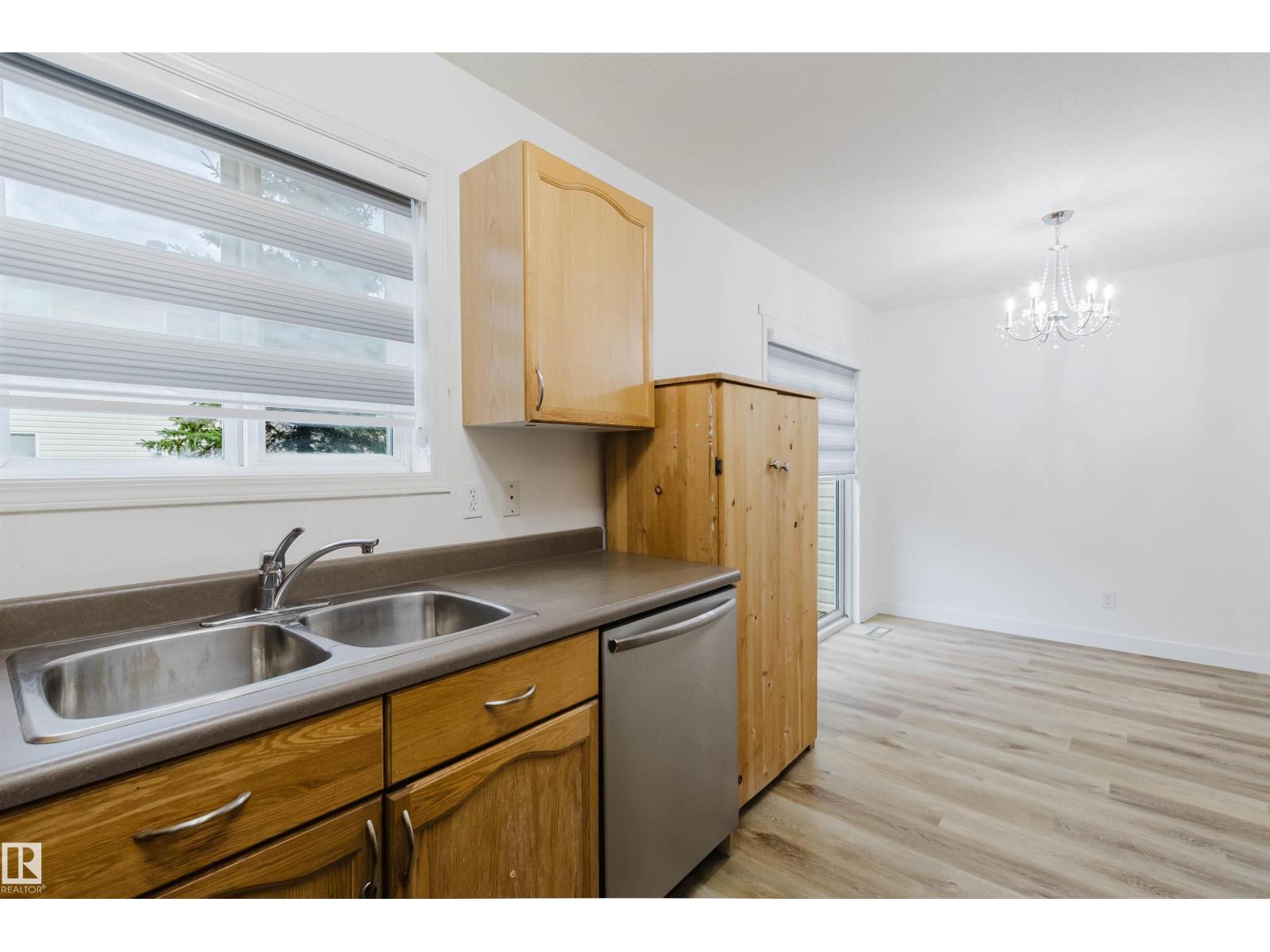#85 10909 106 ST NW - 18