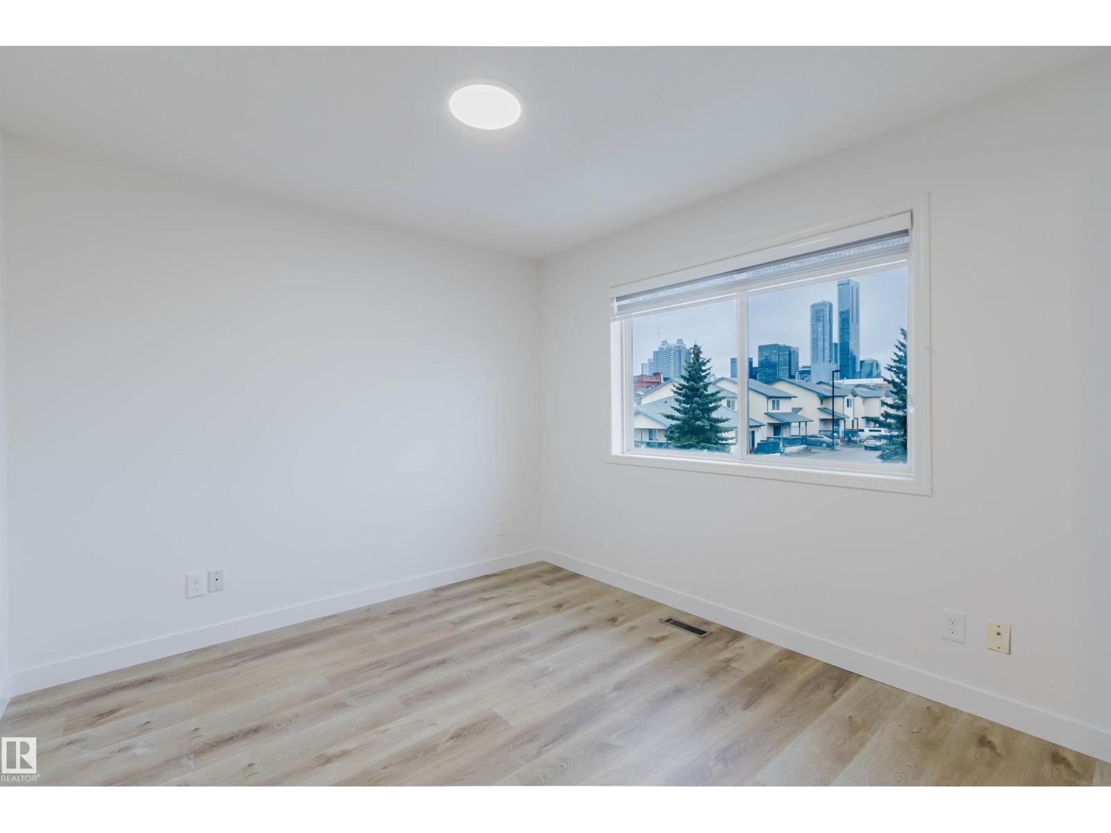 #85 10909 106 ST NW - 26