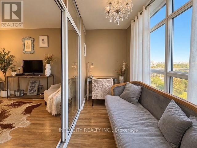 9235 Jane Street — photo 8