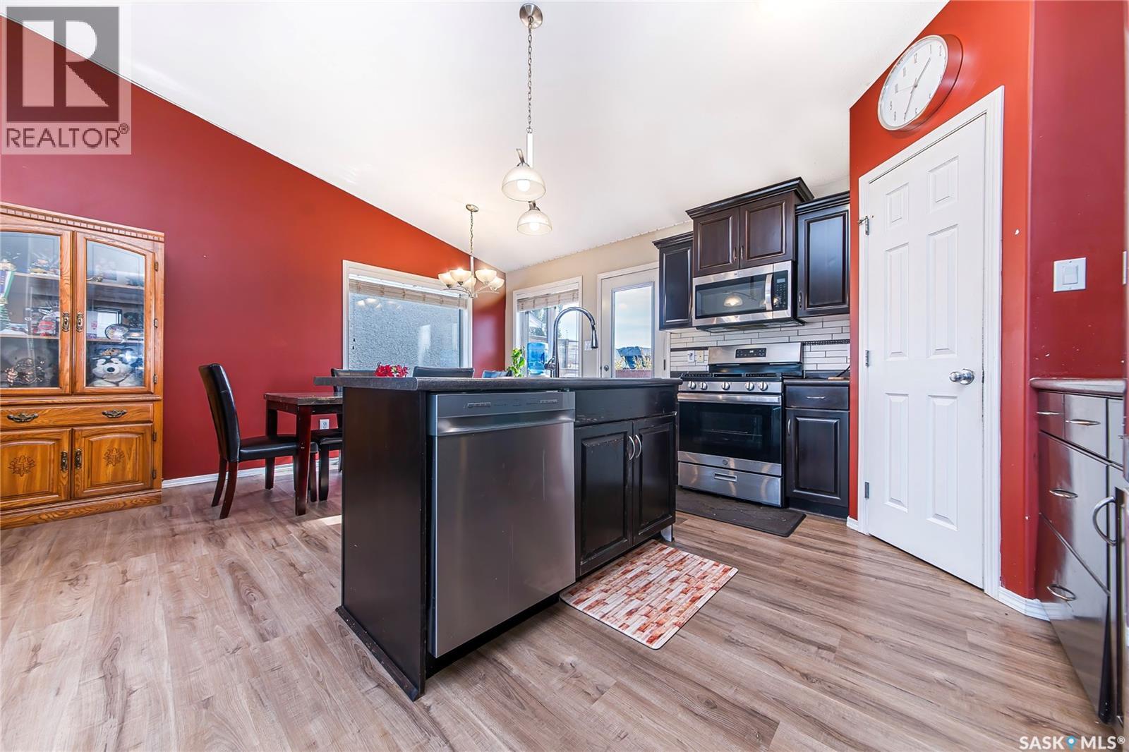 604 Regier PLACE - 11