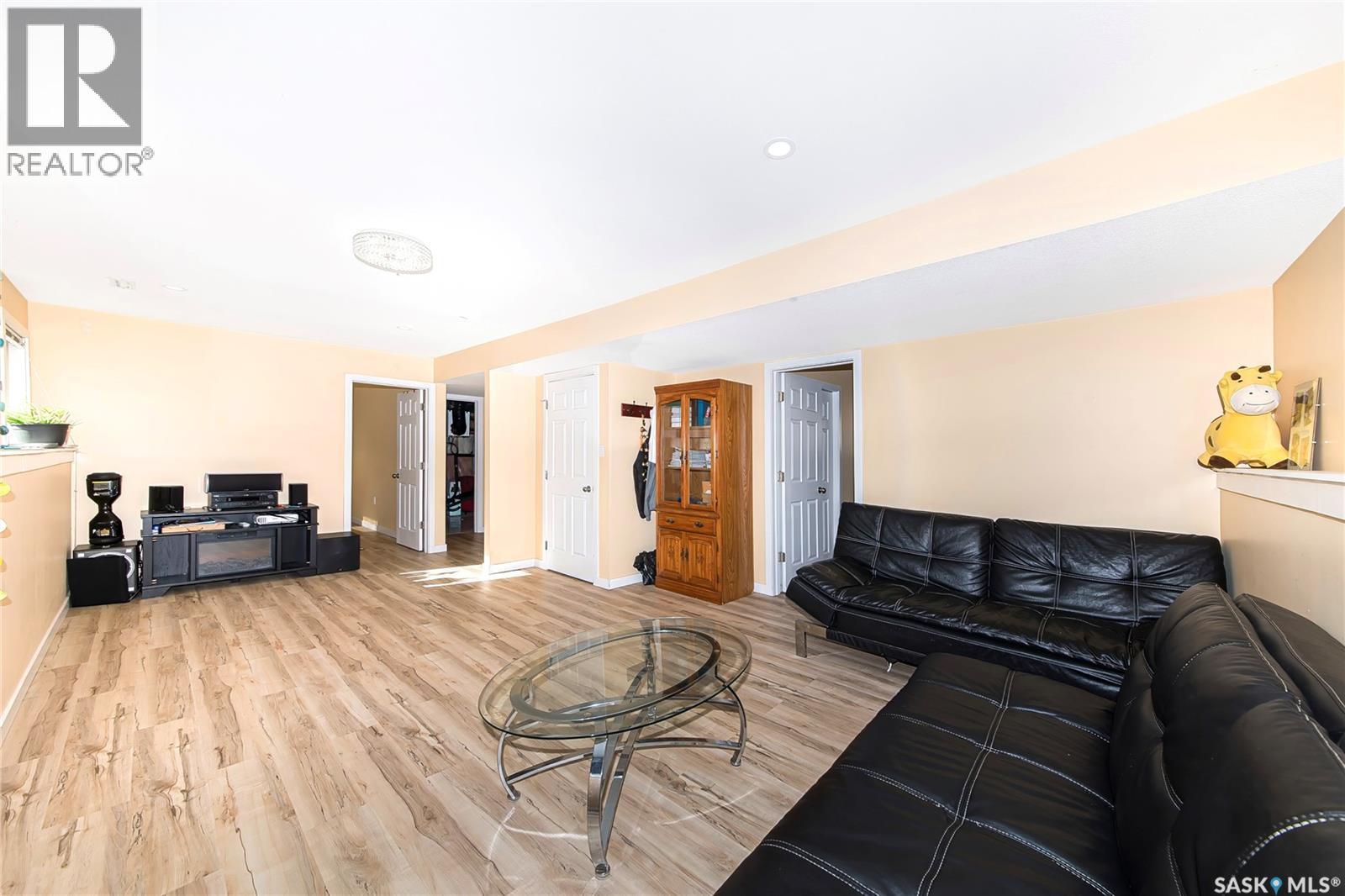 604 Regier PLACE - 26
