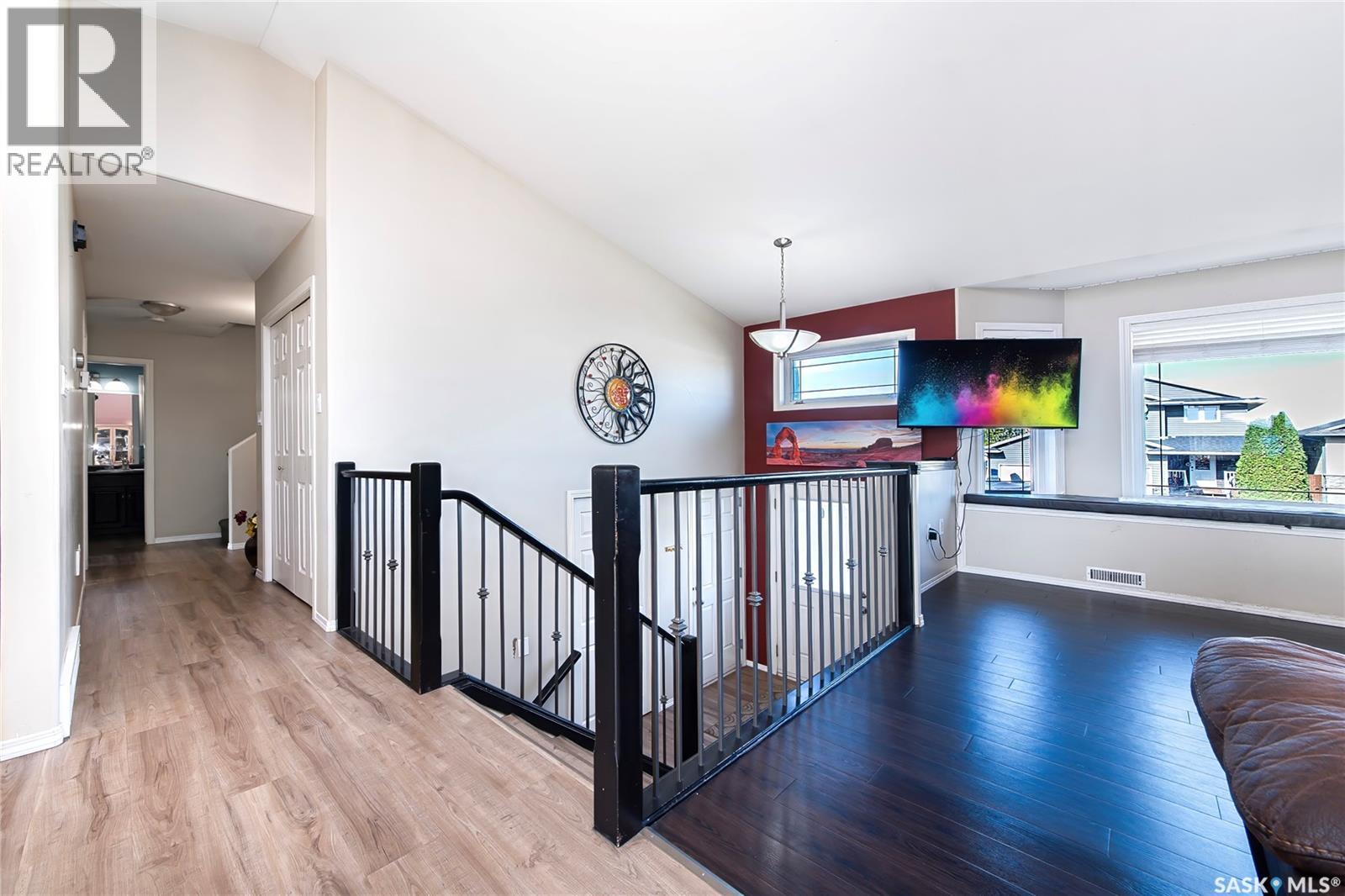 604 Regier PLACE - 4