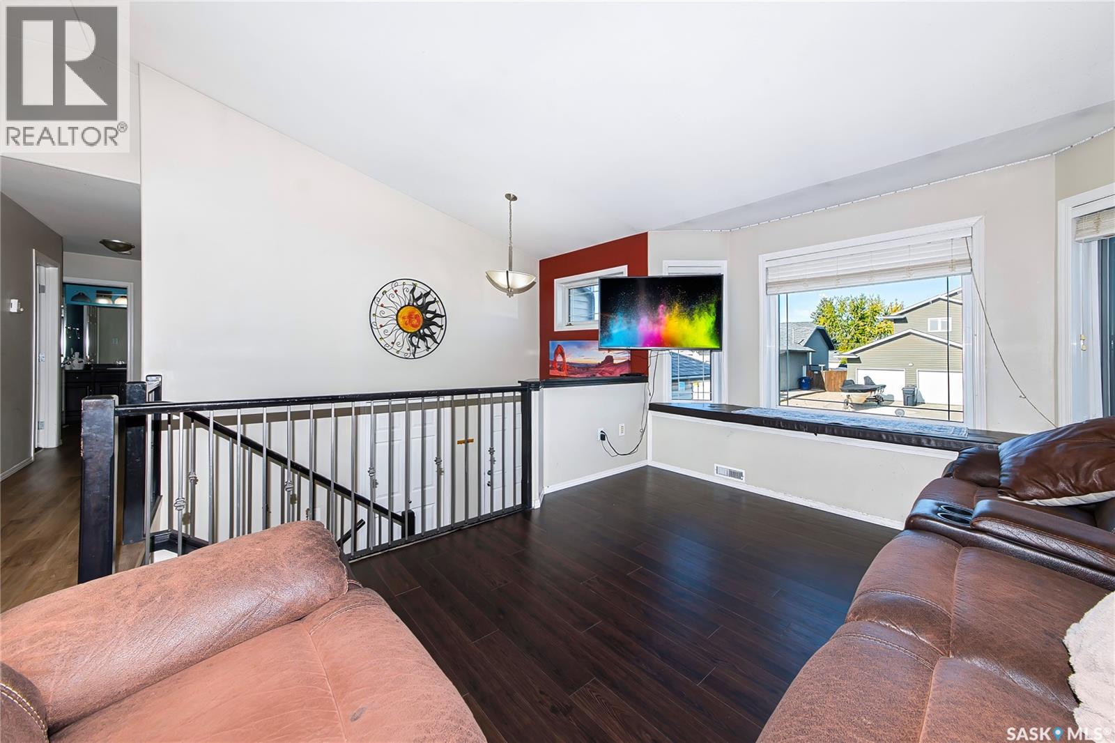 604 Regier PLACE - 6