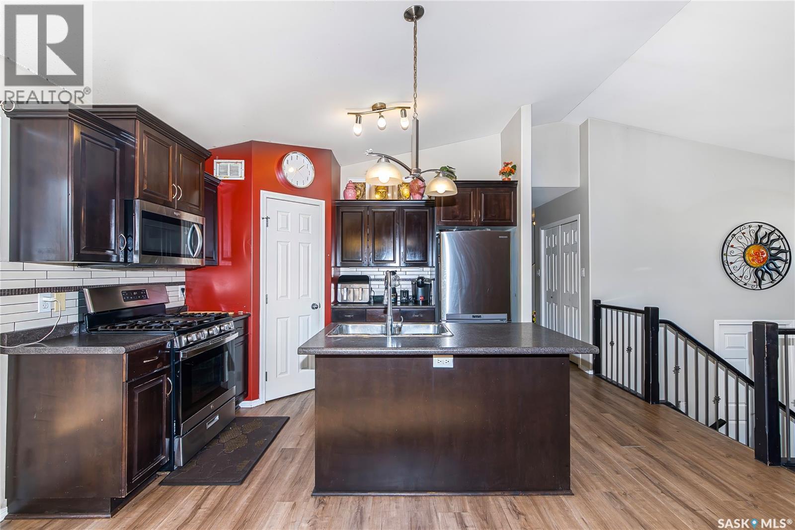604 Regier PLACE - 8