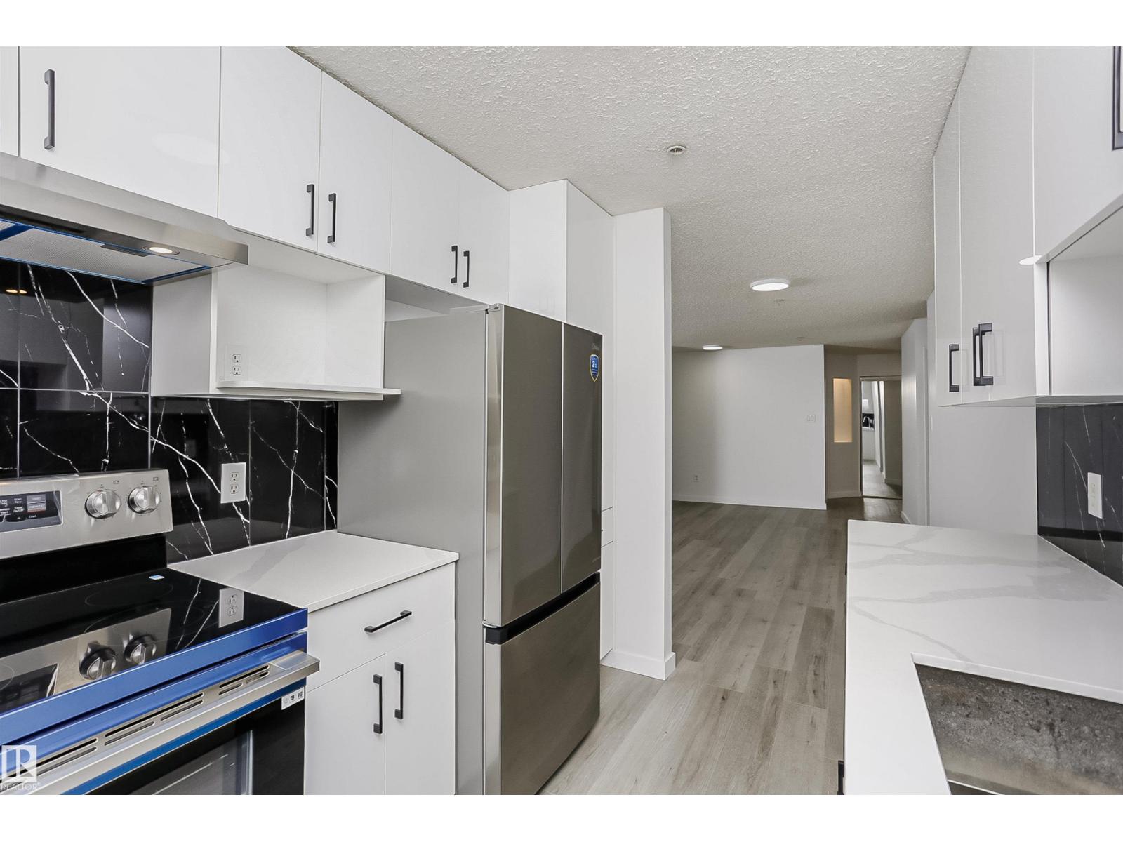 #124 10511 42 AV NW - 12