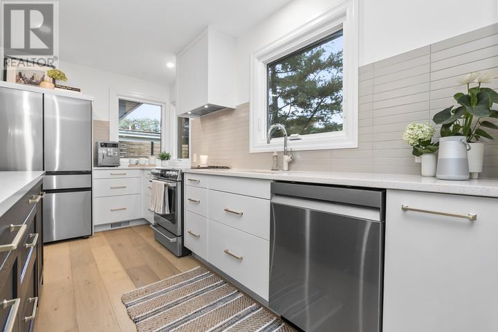 35 Hugill St — photo 12