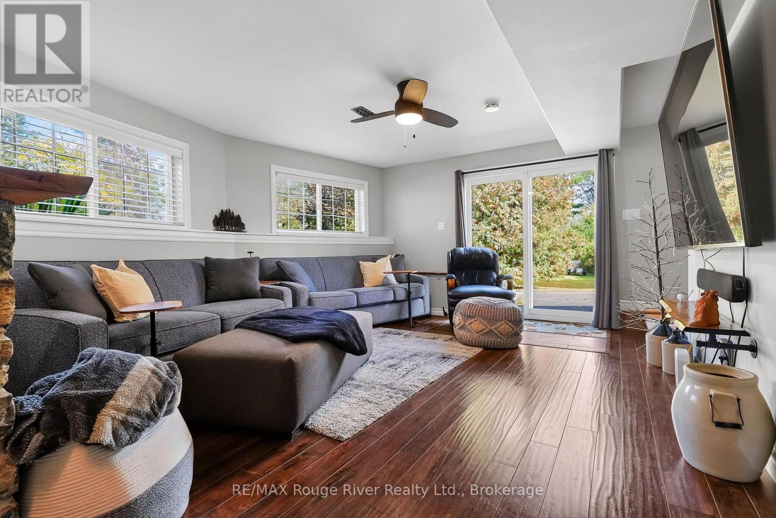 21 FOX LANE - 20