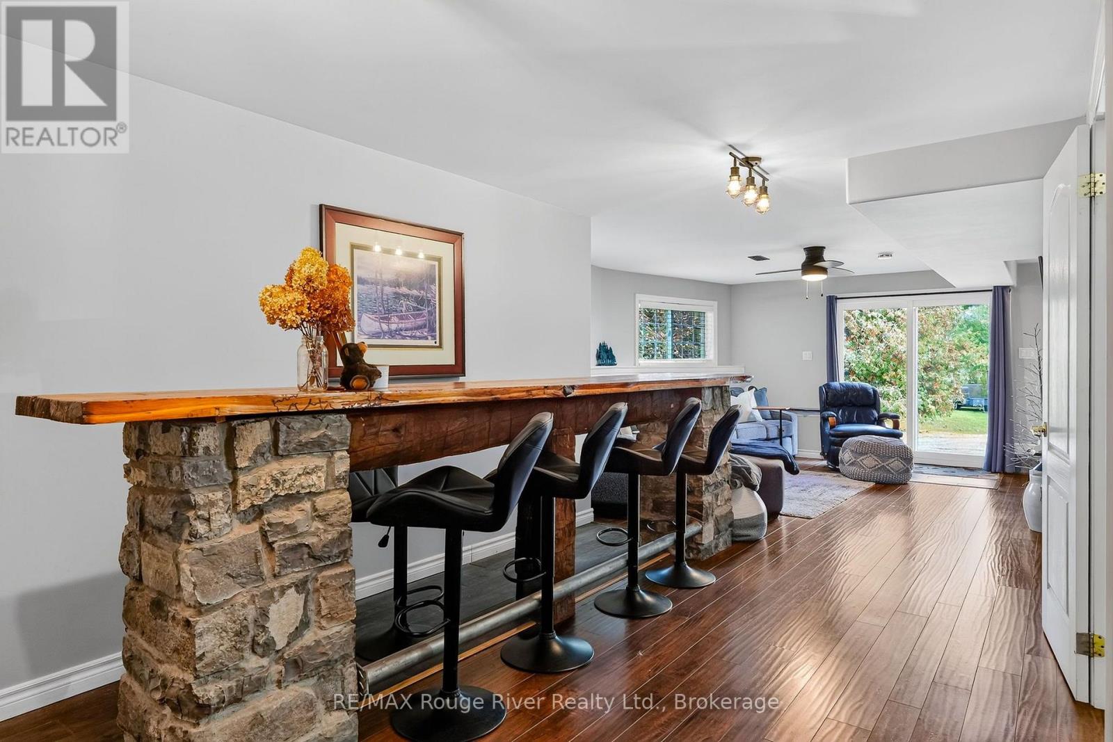 21 FOX LANE - 23