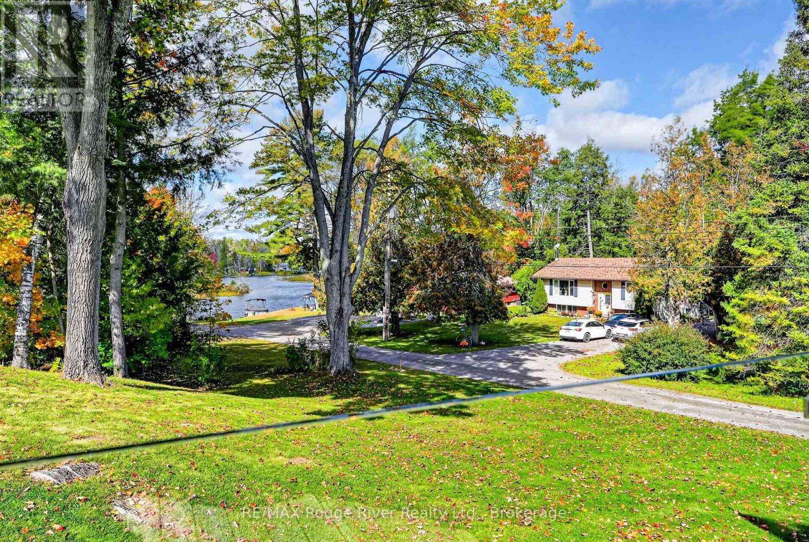 21 FOX LANE - 35