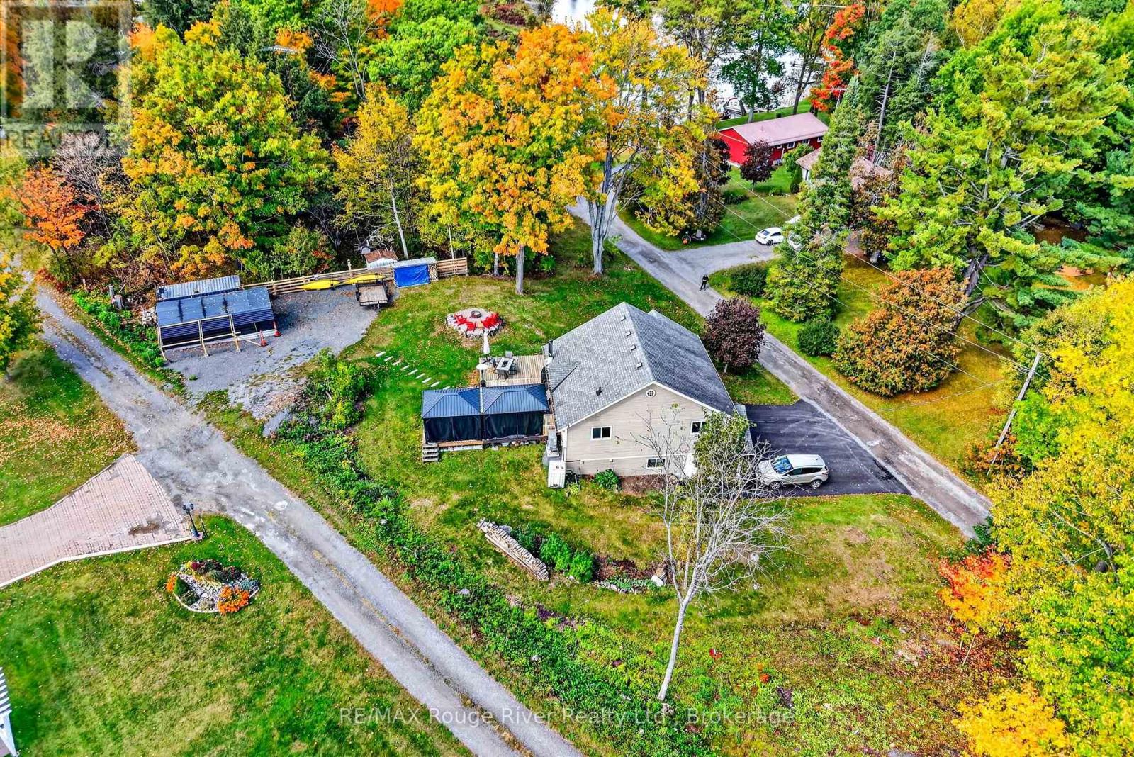 21 FOX LANE - 38