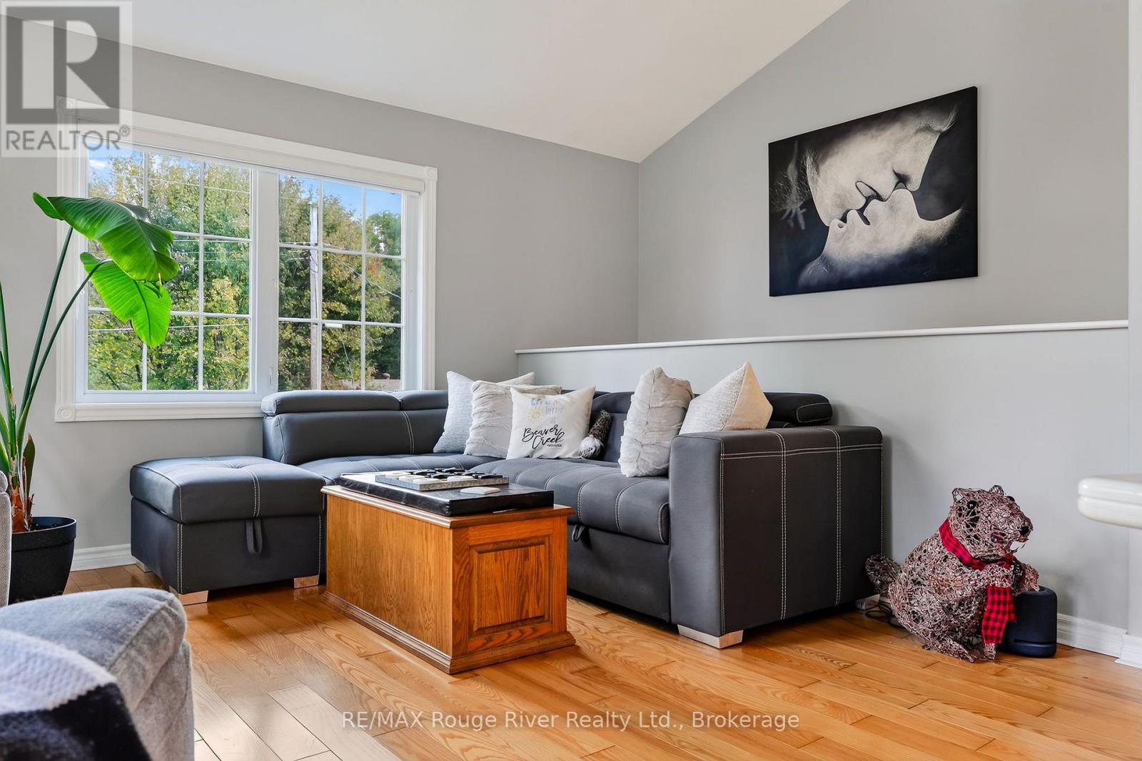 21 FOX LANE - 9