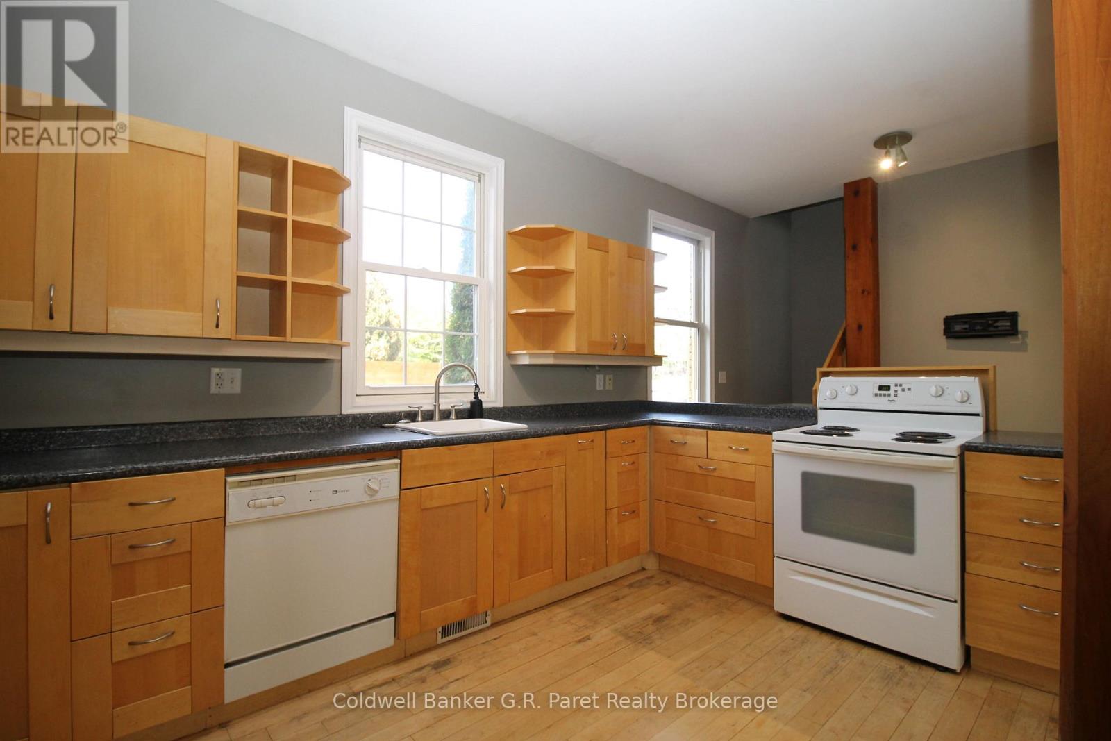 340 RIVERSIDE DRIVE, London North (North N) — photo 10