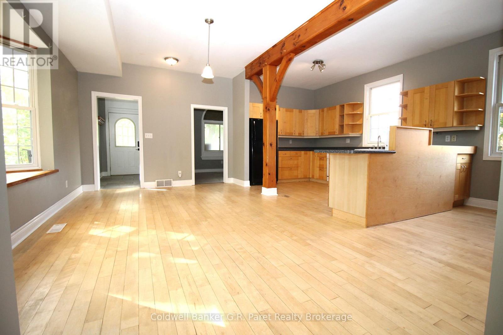340 RIVERSIDE DRIVE, London North (North N) — photo 8
