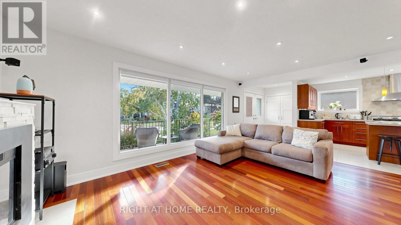 24 Stonedene Boulevard, Toronto, ON photo 11