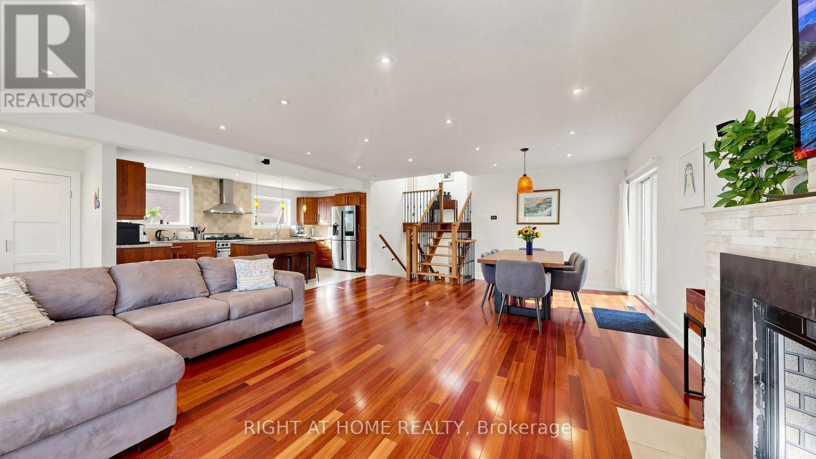 24 Stonedene Boulevard, Toronto, ON photo 12