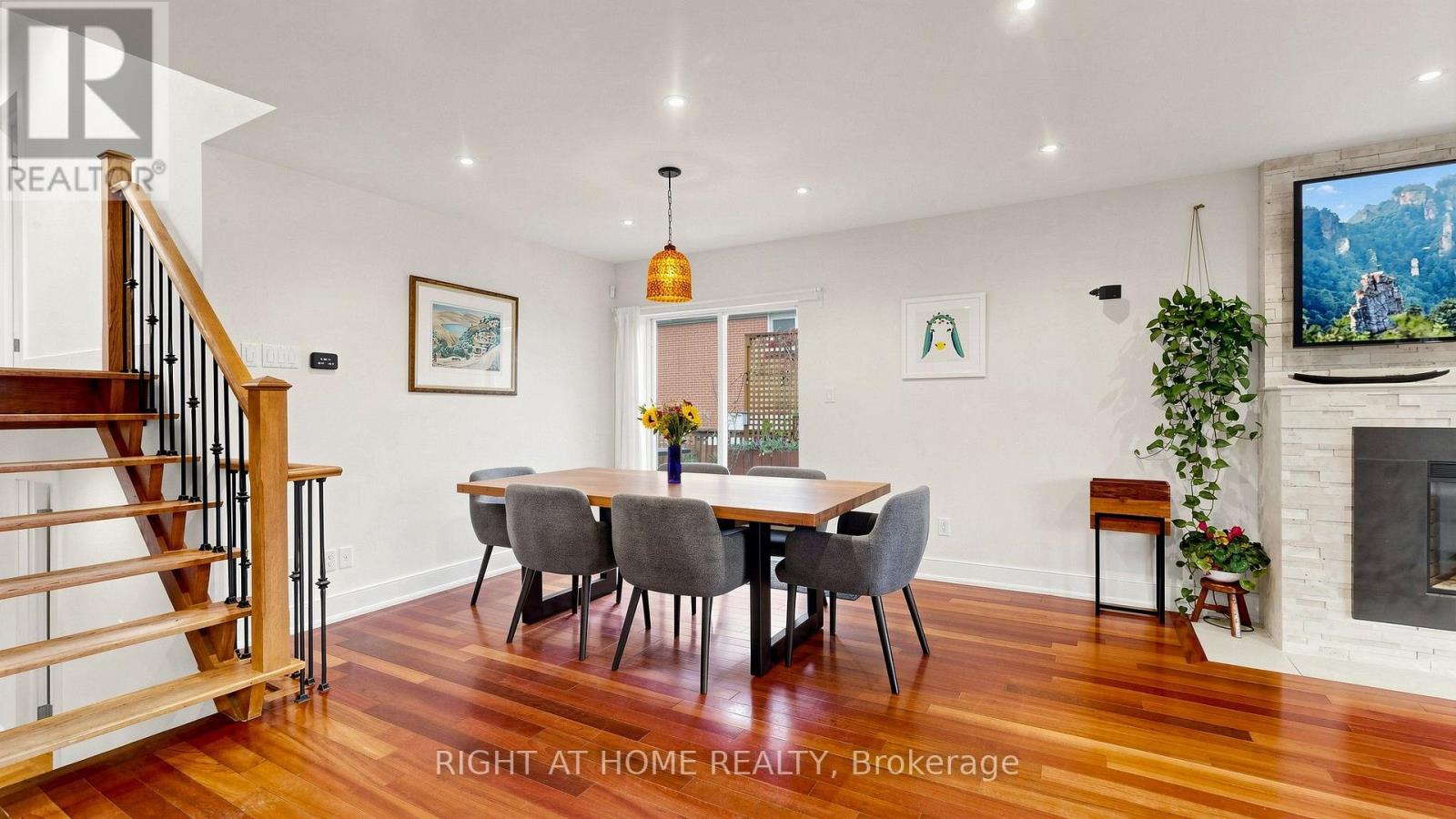 24 STONEDENE BOULEVARD - 13