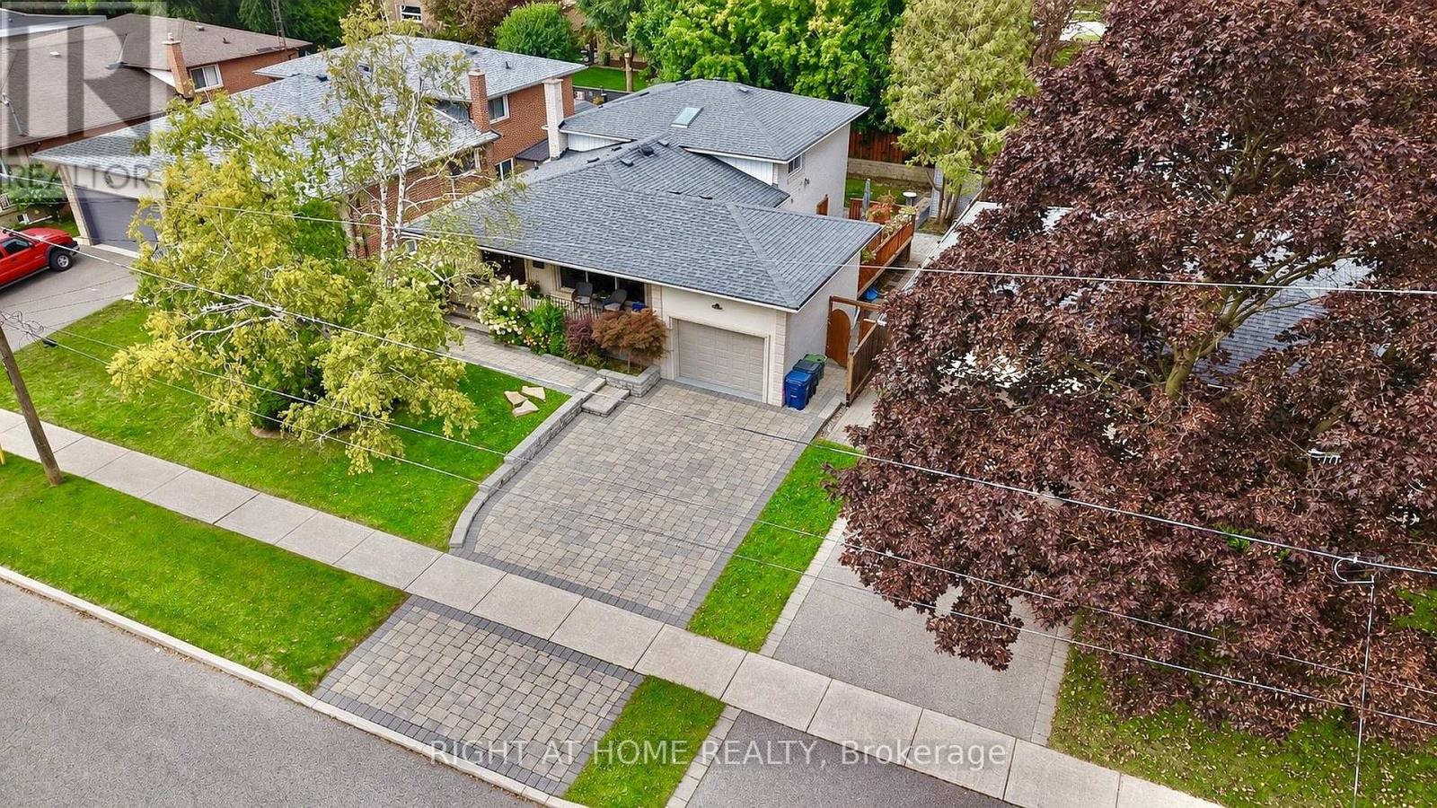 24 STONEDENE BOULEVARD - 2
