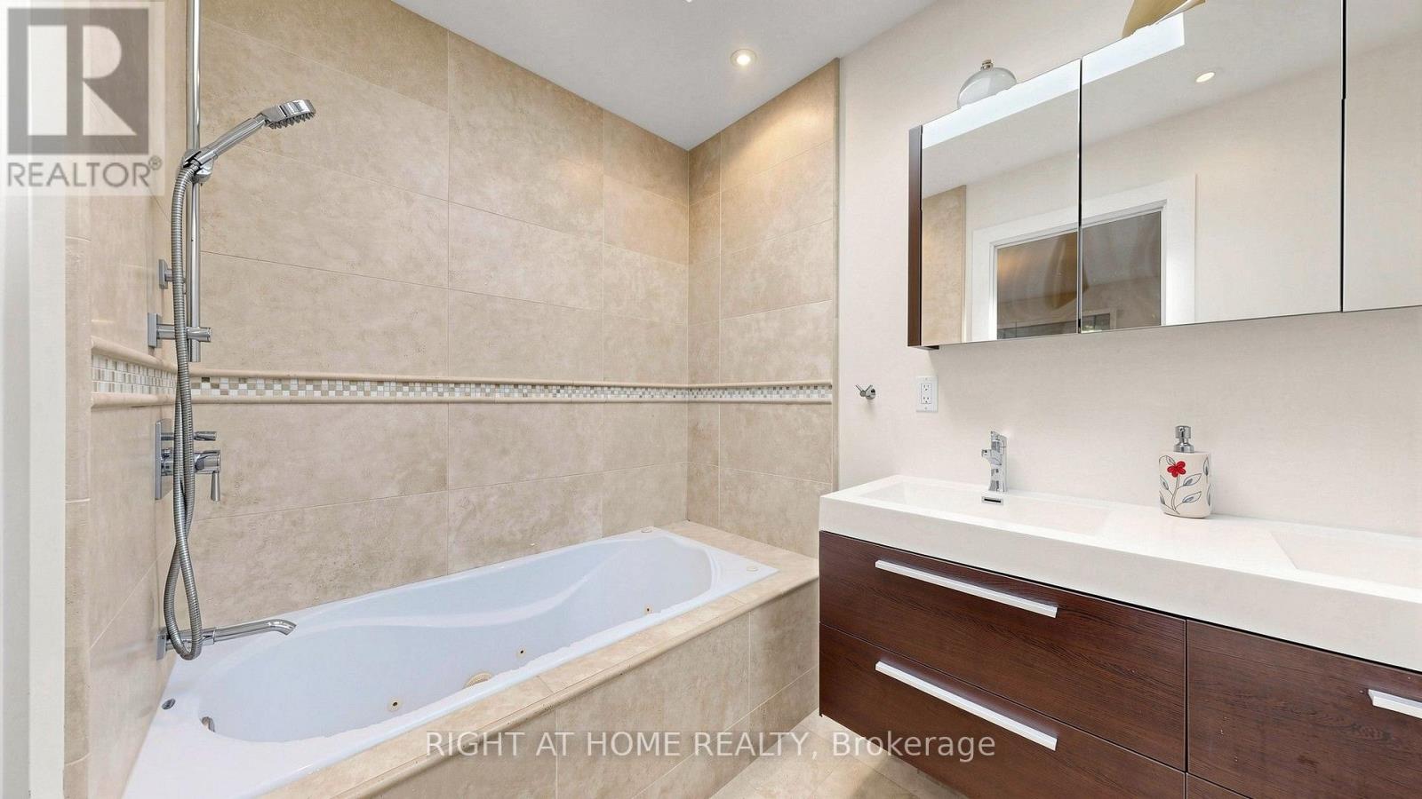 24 Stonedene Boulevard, Toronto, ON photo 21
