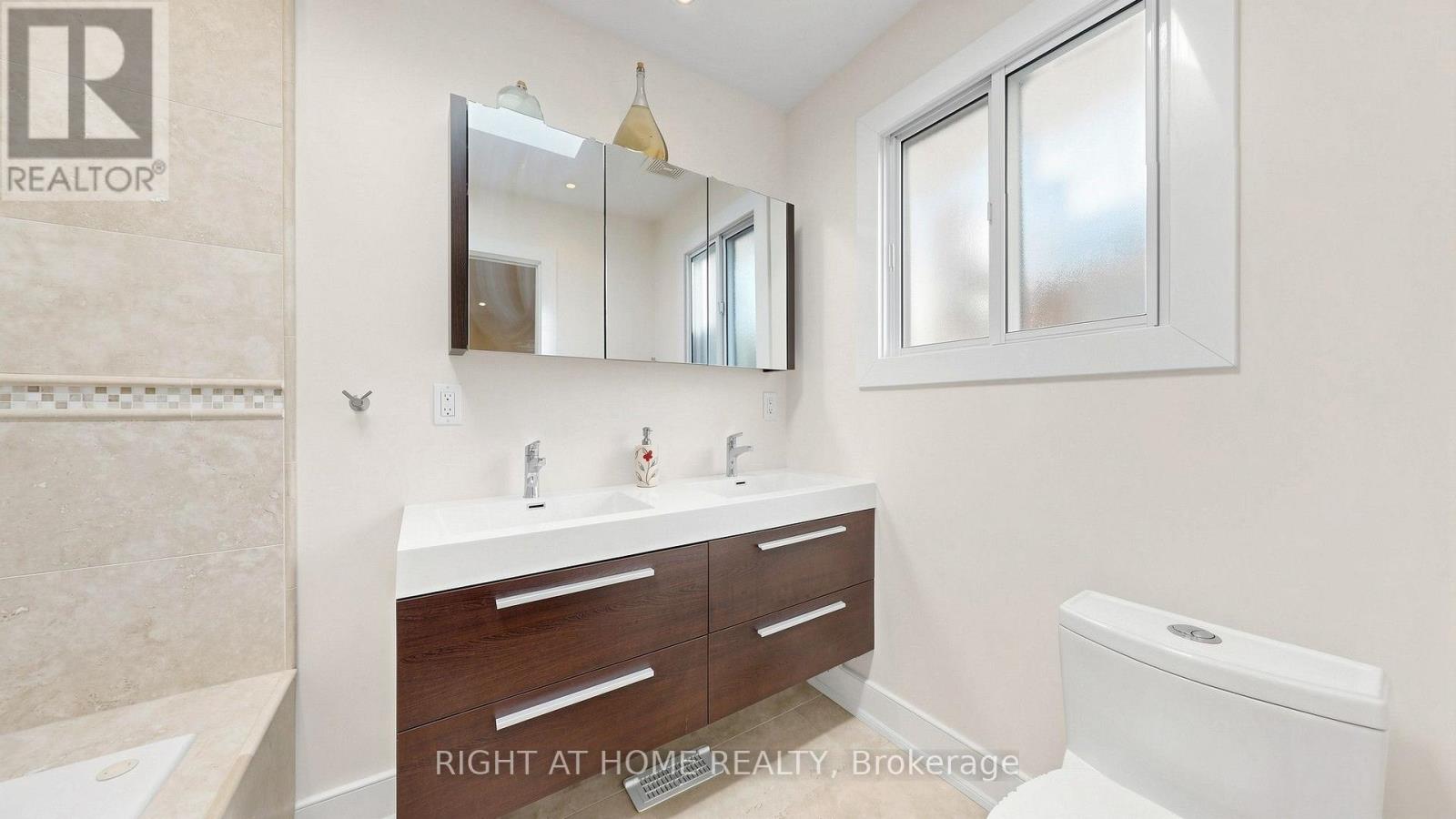 24 Stonedene Boulevard, Toronto, ON photo 22