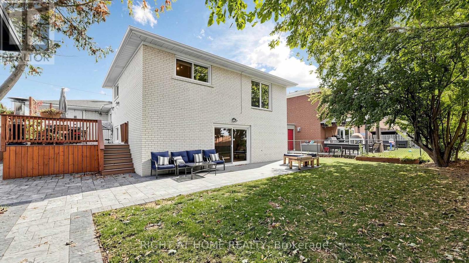 24 STONEDENE BOULEVARD - 44