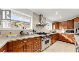 24 Stonedene Boulevard, Toronto, ON M2R3C7 Photo 16