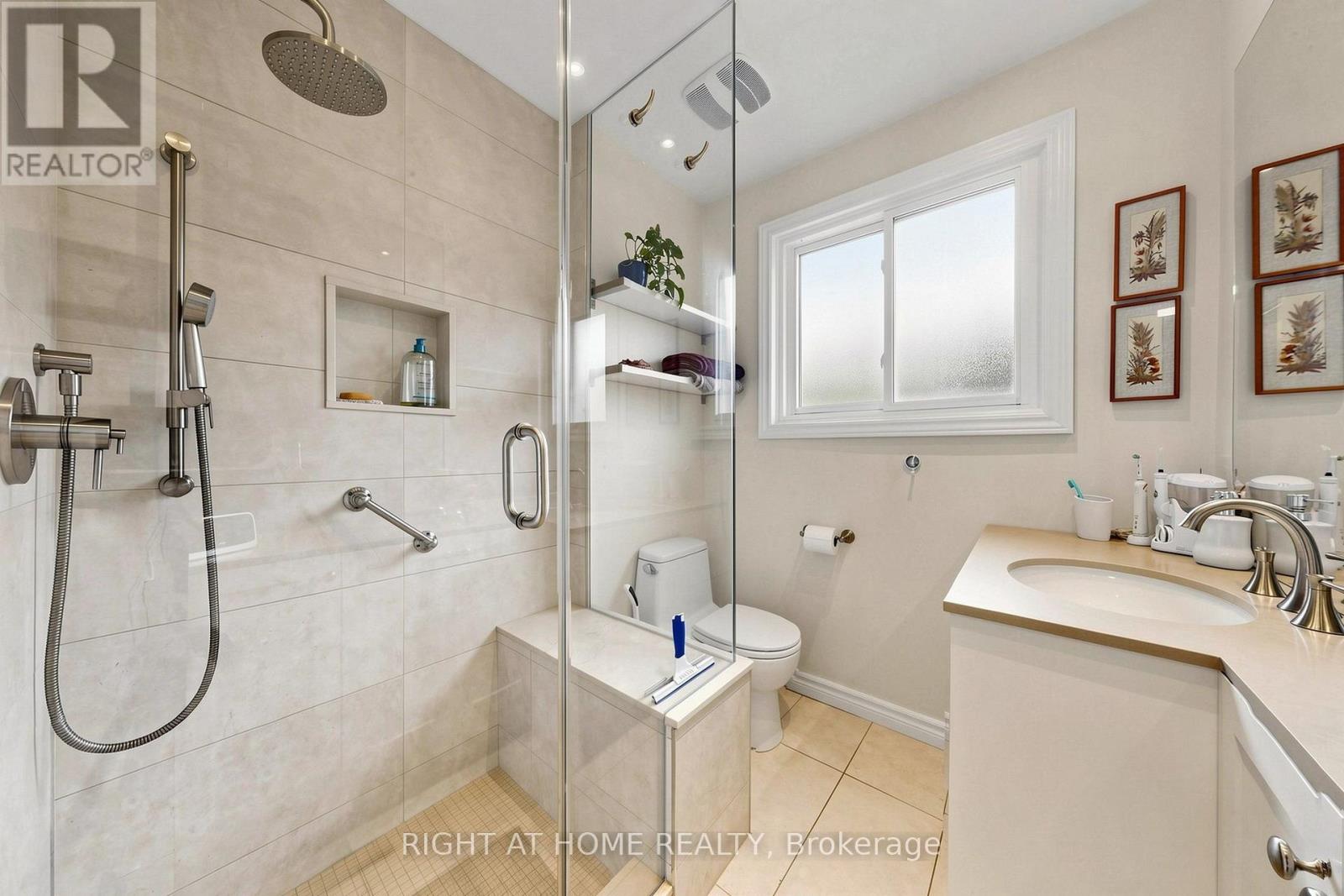 202 Waterloo Avenue, Toronto, ON photo 29