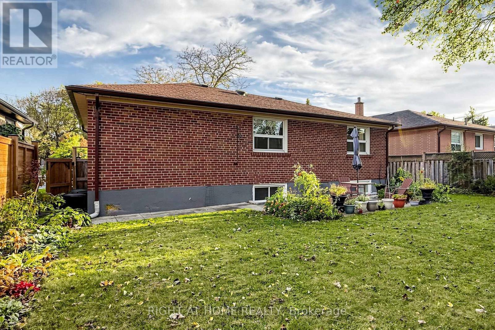 202 WATERLOO AVENUE - 46