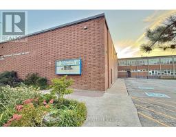 202 Waterloo Avenue, Toronto, ON M3H3Z2 Photo 48