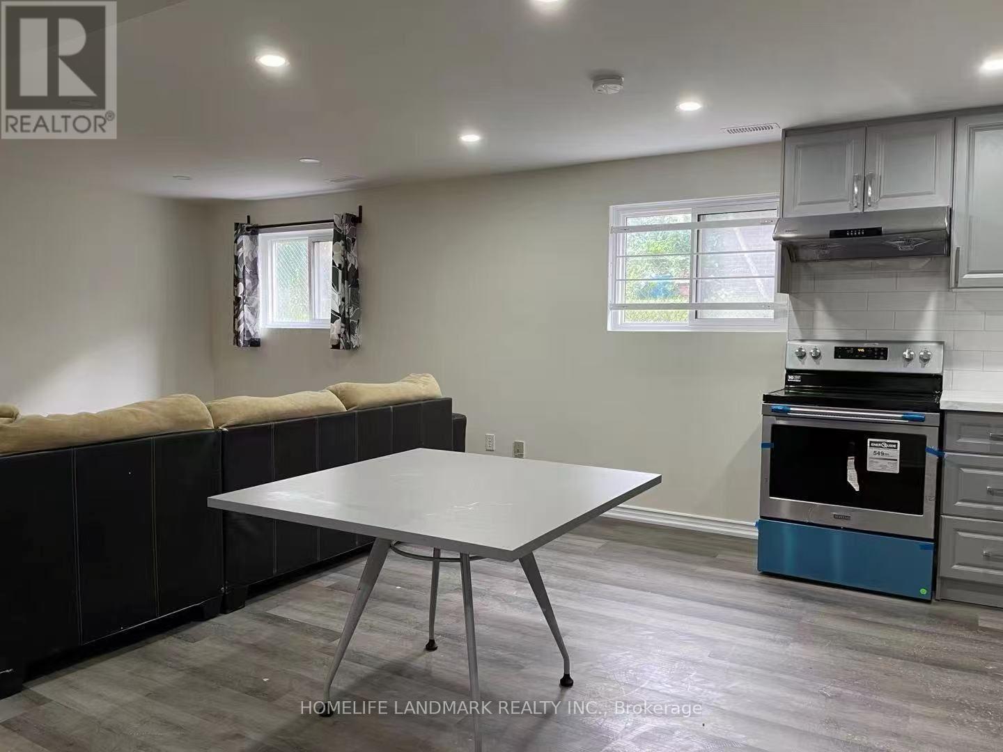 BASEMENT - 8 CHALET ROAD, Toronto (Pleasant View) — photo 2