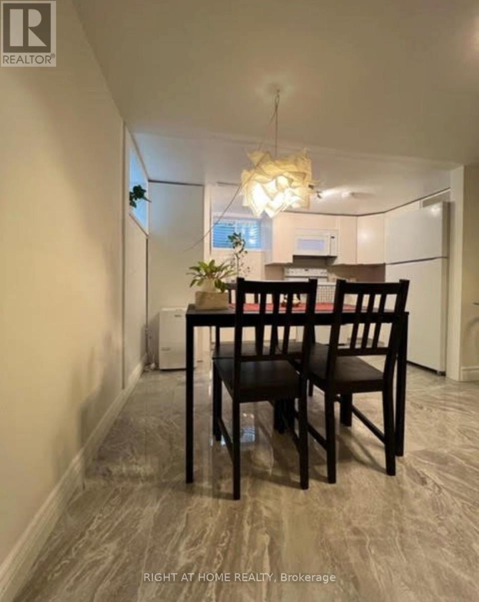96 Simcoe Street — photo 13