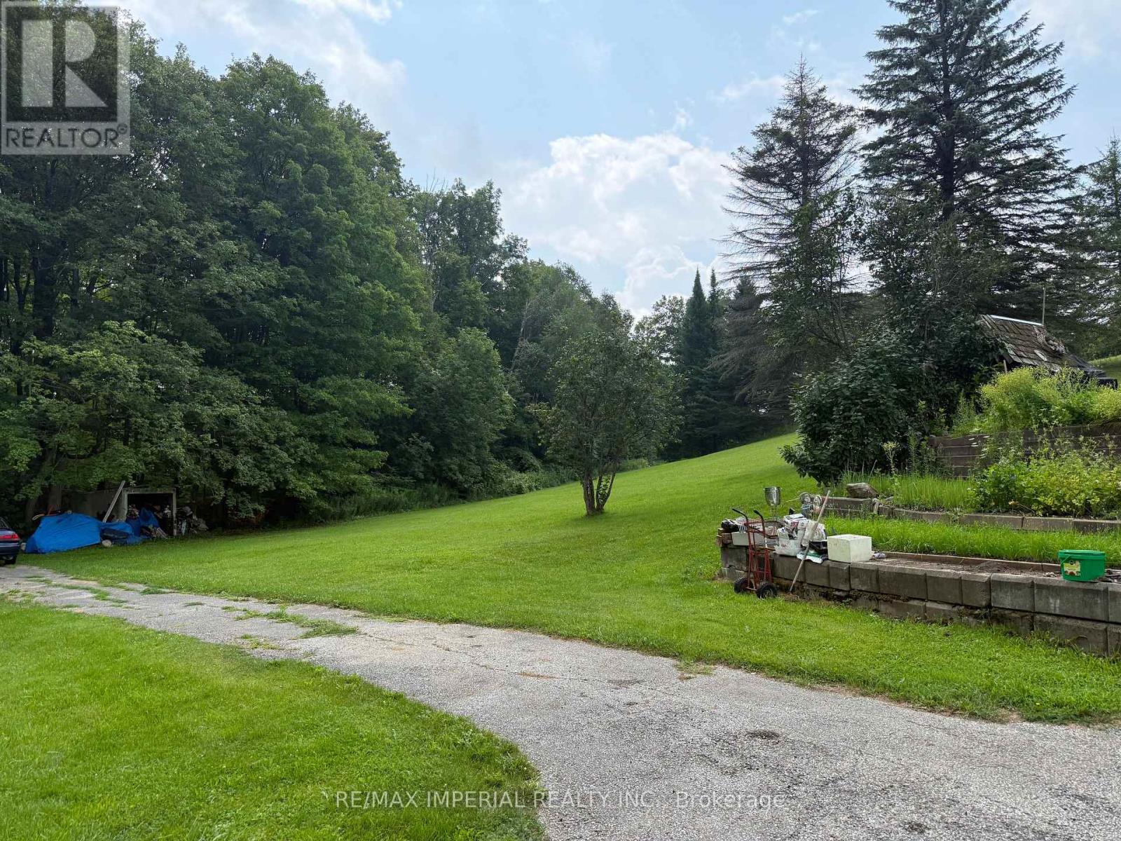 BSMT - 3325 VANDORF SIDE ROAD, Whitchurch-Stouffville — photo 2