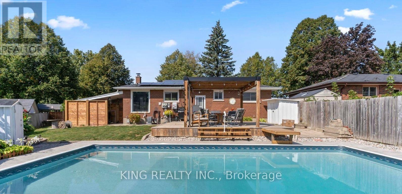 6 Genevive Crescent — photo 28