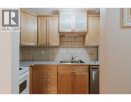 2, 222 Mayor Magrath Drive N - photo 4