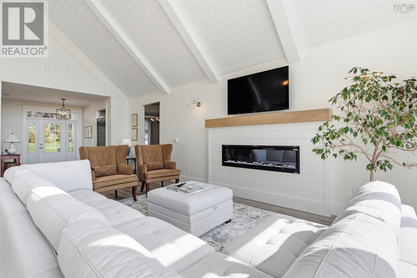 #61 68 Grandview Terrace - 16