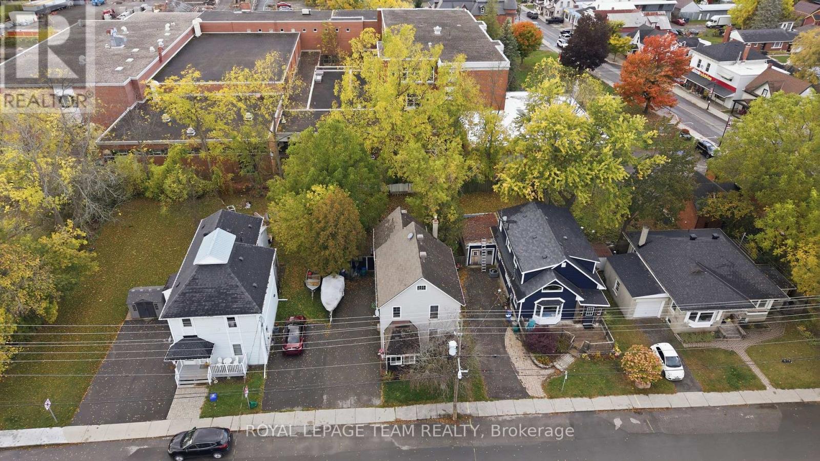224 Reuben Crescent — photo 33