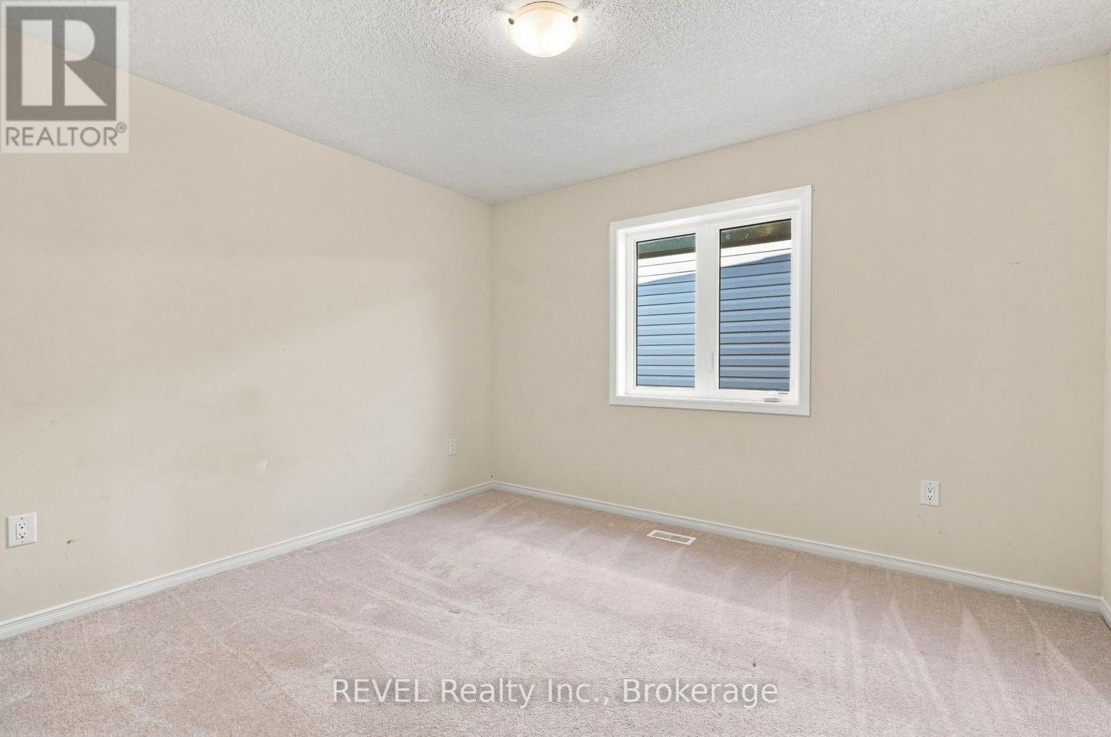 59 Alexandra Drive — photo 23