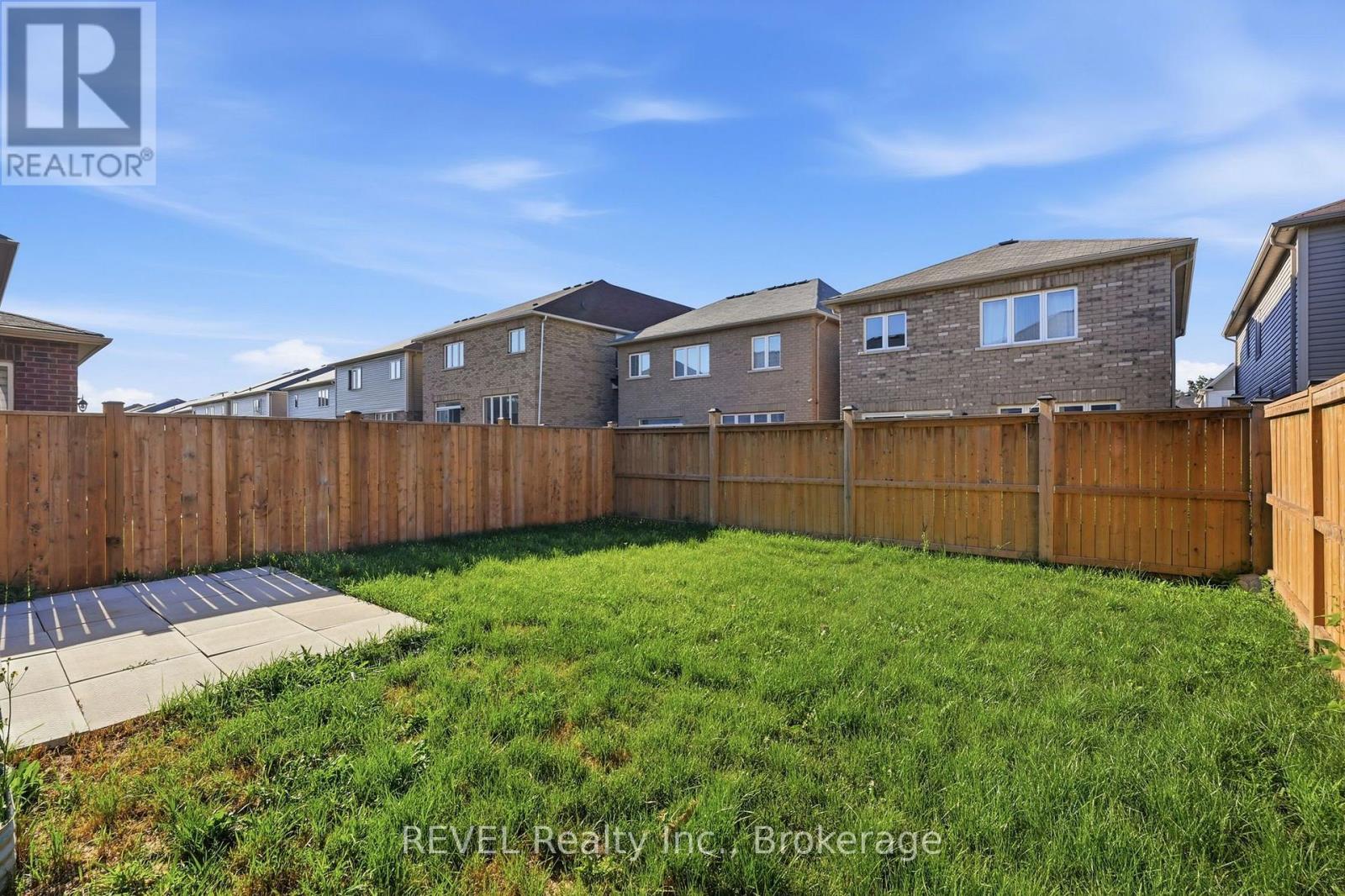 59 Alexandra Drive — photo 36