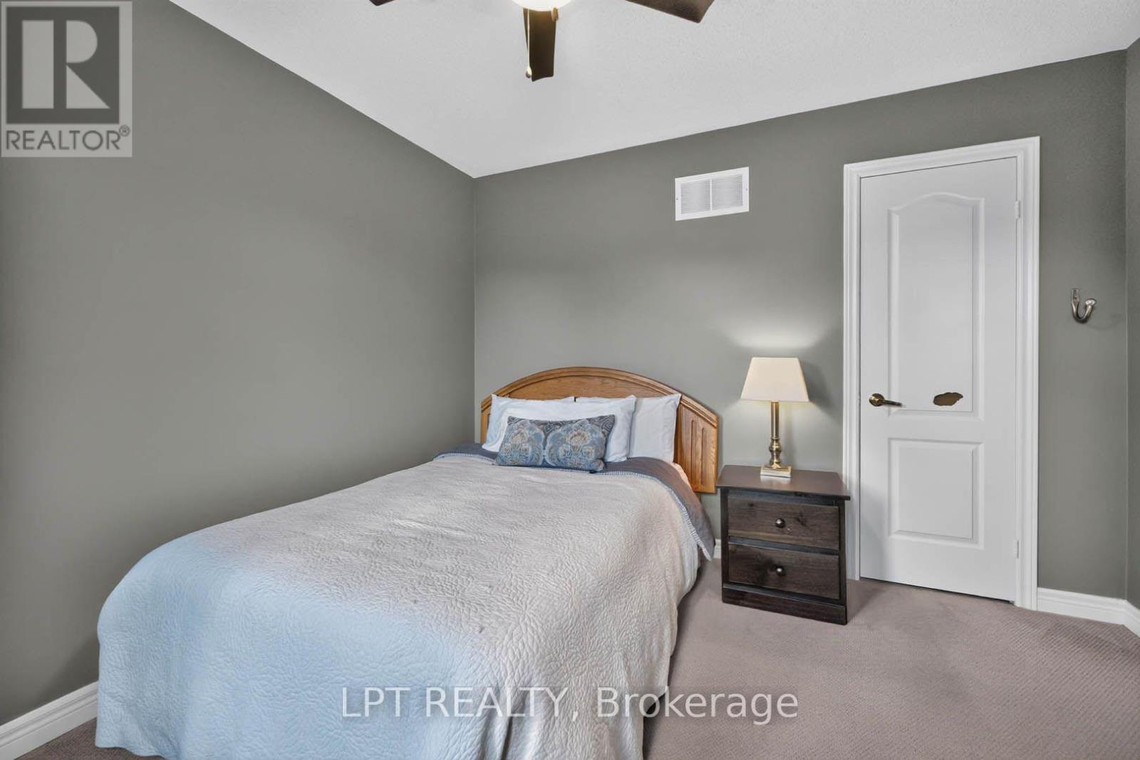 32 Primeau Avenue, Whitby, ON photo 27