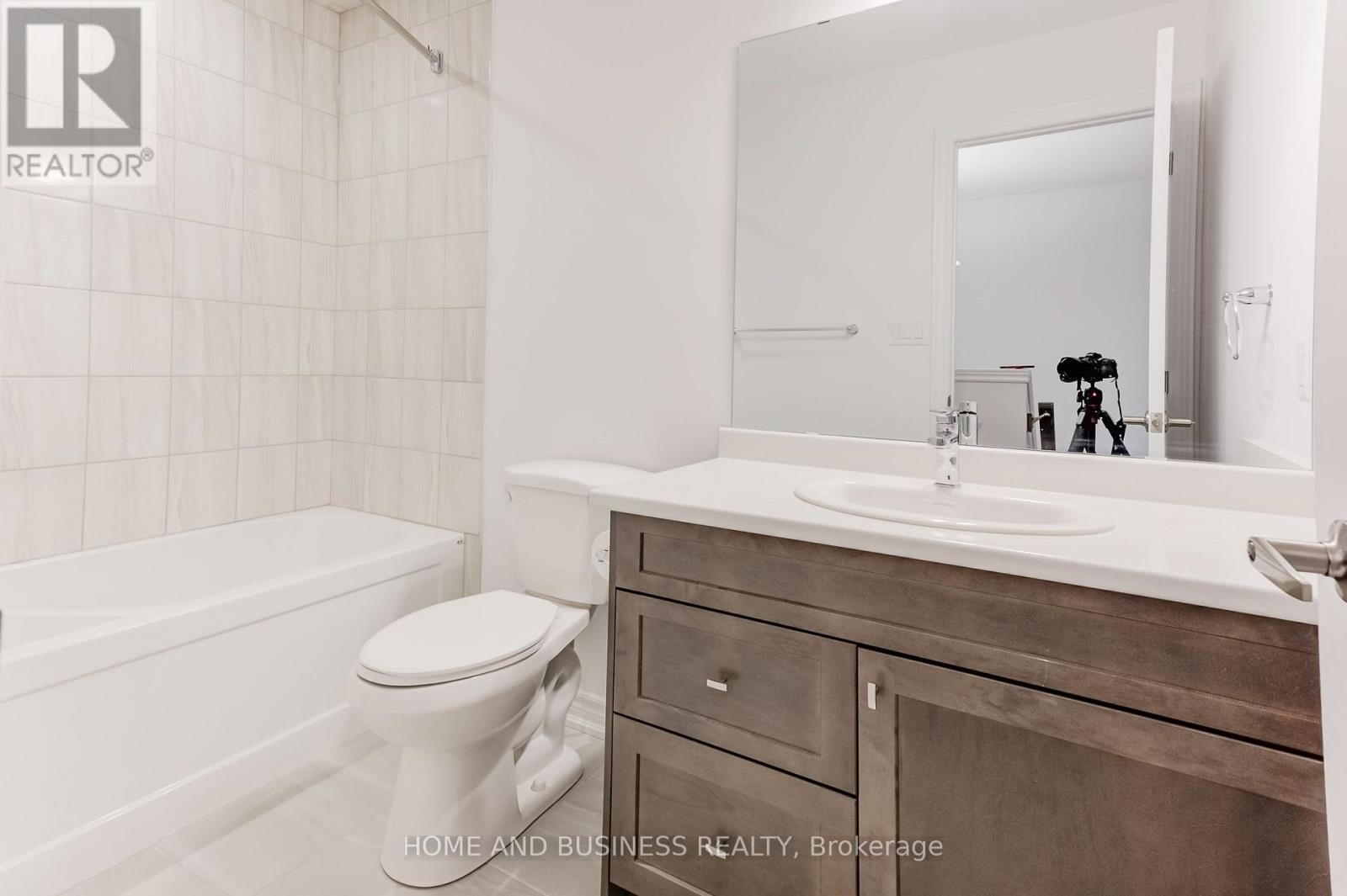 120 Court Drive — photo 25
