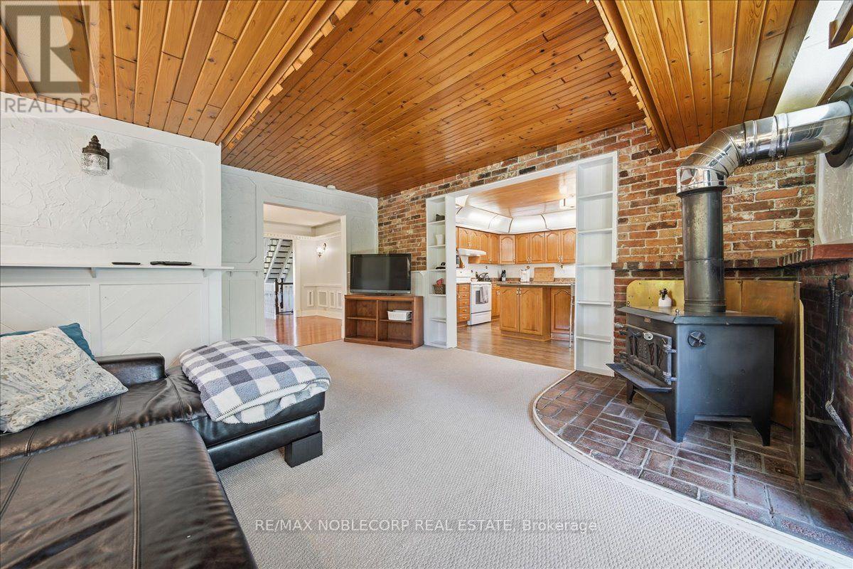 518 Rosebank Road — photo 23