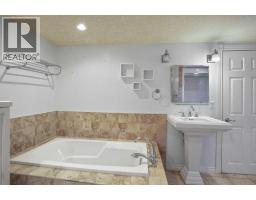 3721 44a Avenue, Red Deer, AB T4N3K5 Photo 47