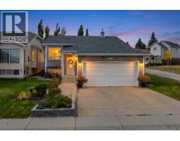 218 Coventry Close NE - photo 1