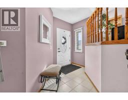 Kitchen - 218 Coventry Close Ne, Calgary, AB T3K4A5 Photo 7