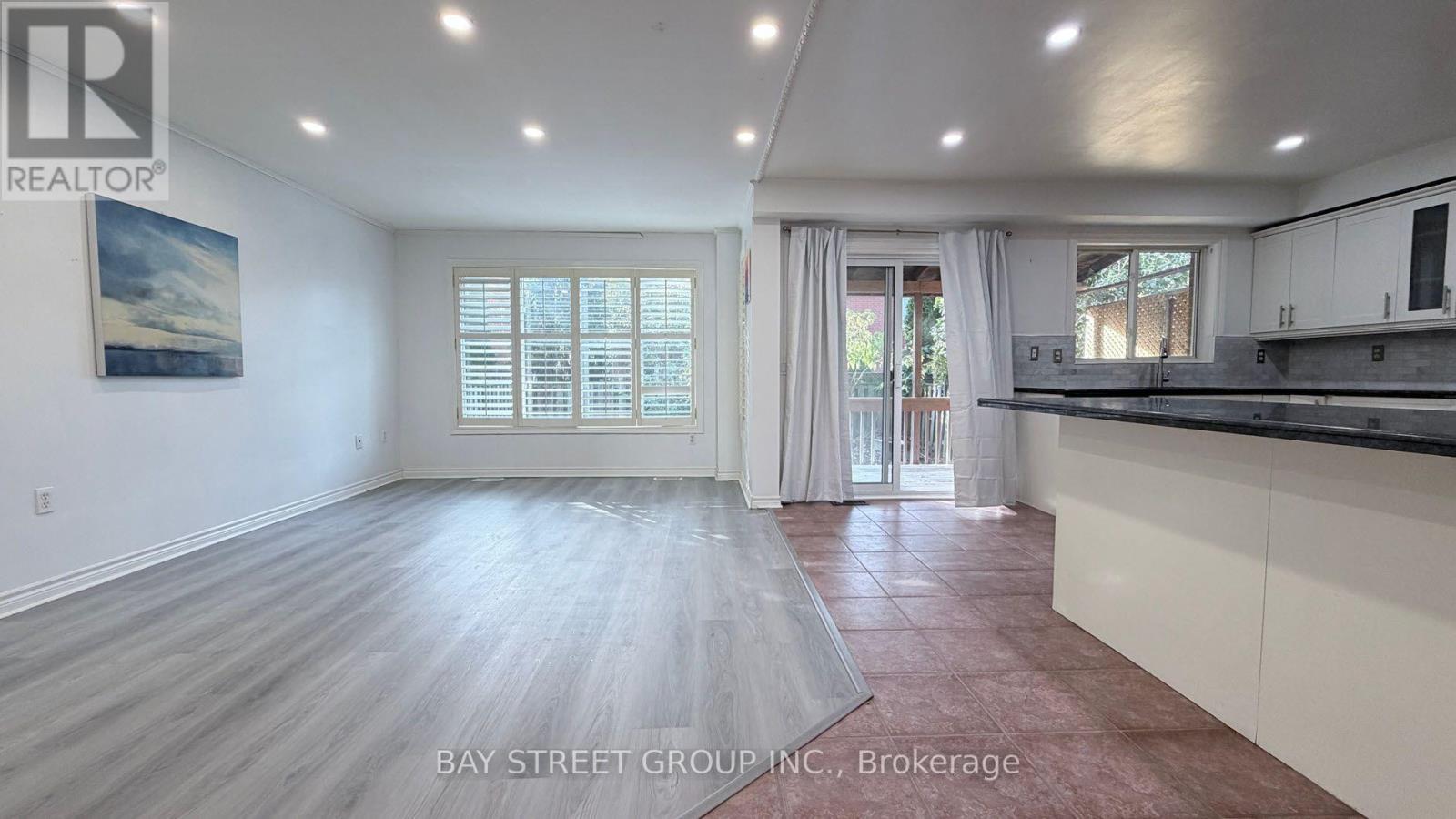 76 SAWMILL VALLEY DRIVE, Newmarket (Summerhill Estates) — photo 2