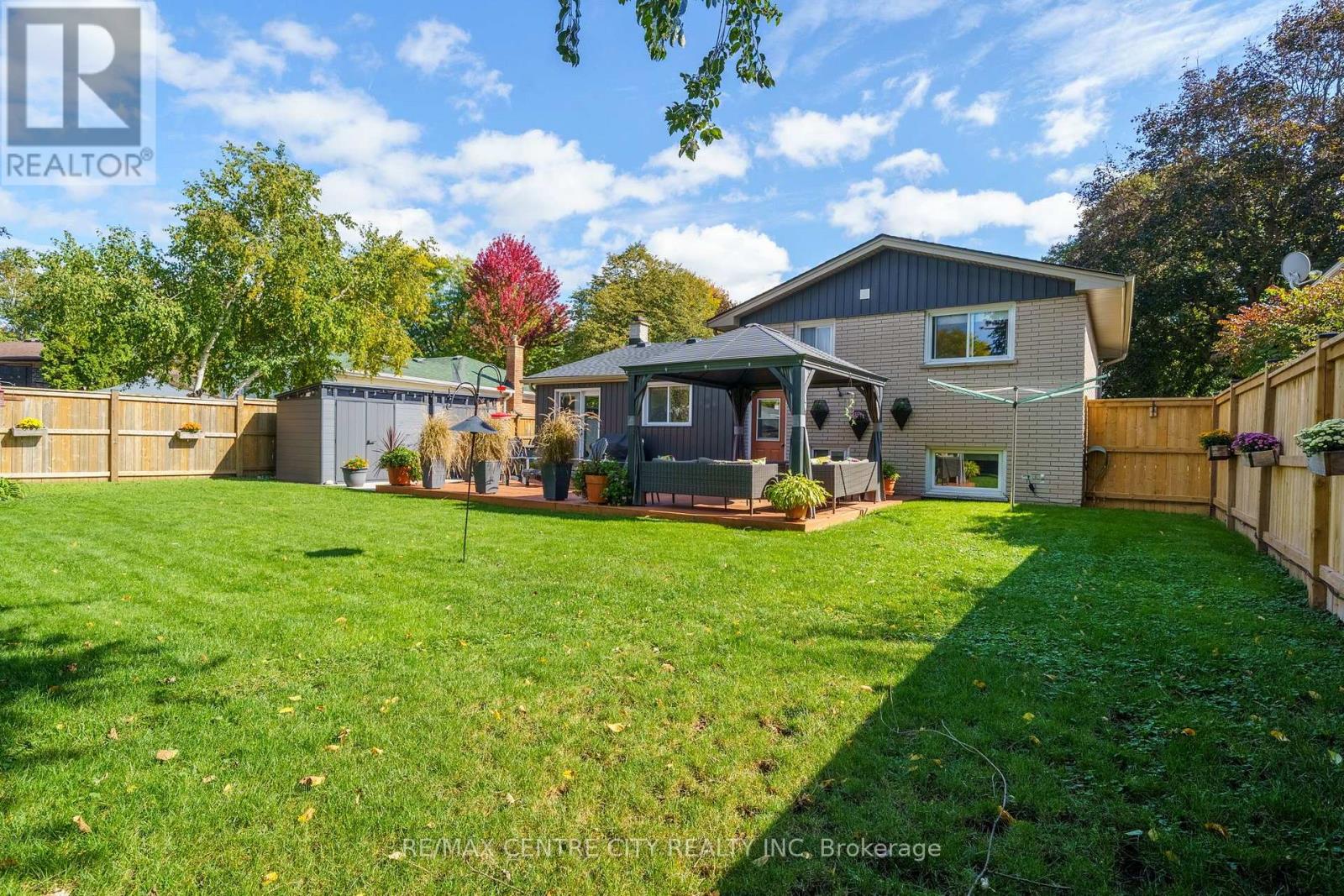 96 Tweed Crescent — photo 42