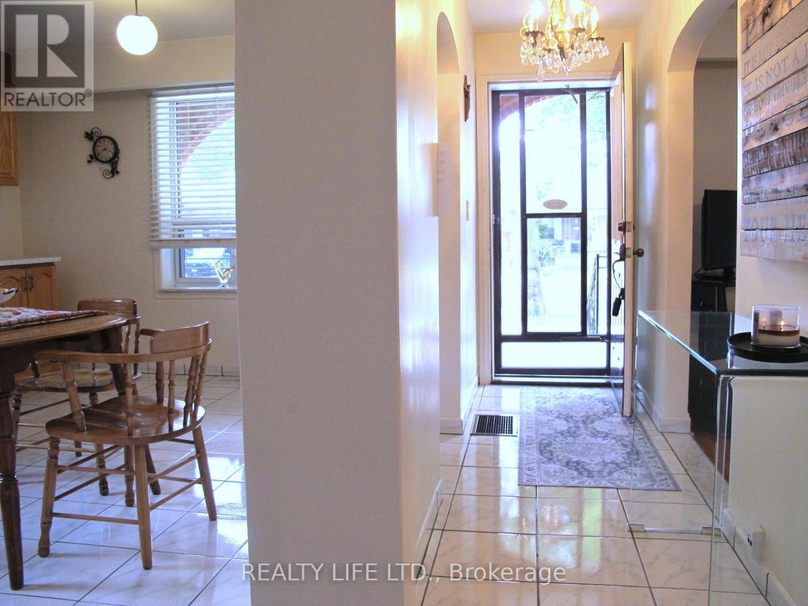 4 ROSALIE AVENUE - 14