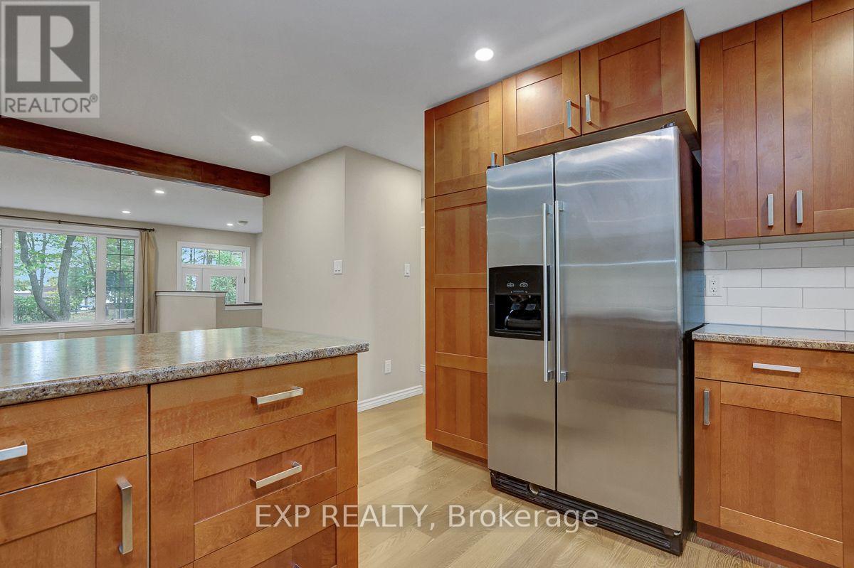 575 BAYVIEW DRIVE - 17