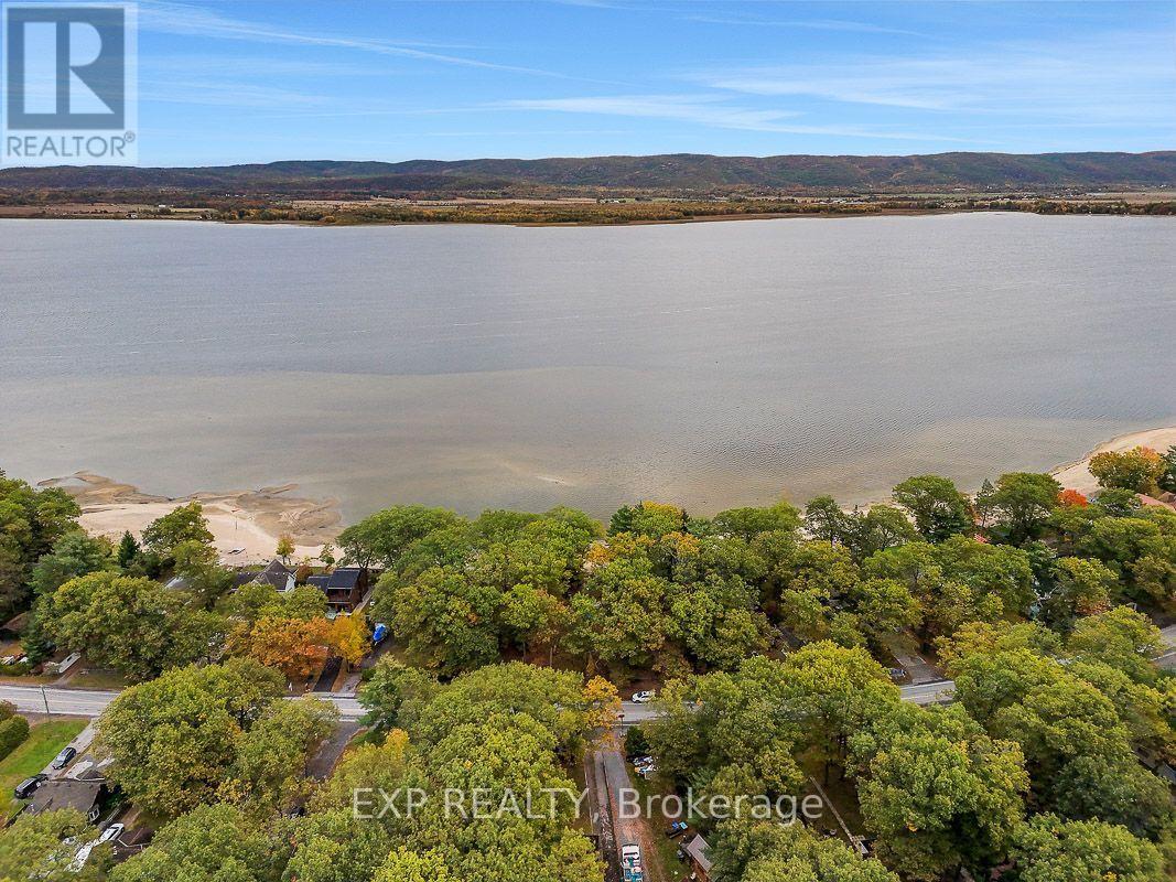 575 BAYVIEW DRIVE - 48